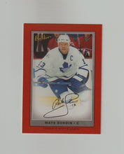 Load image into Gallery viewer, 2006-07 Beehive Red Facsimile Signatures #5 Mats Sundin
