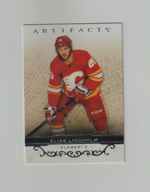 2021-22 Artifacts #56 Elias Lindholm