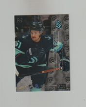Load image into Gallery viewer, 2022-23 Metal Universe 98-99 Retro #R-2 Shane Wright
