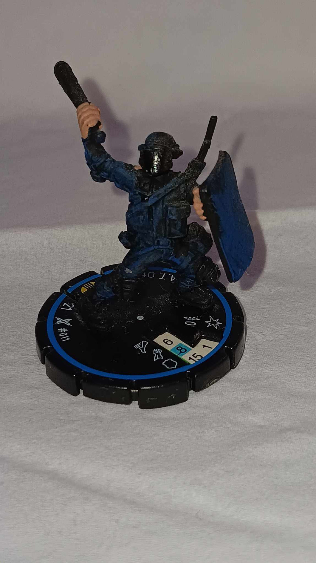 2003 Heroclix Marvel Xplosion #011 SWAT Officer Experienced