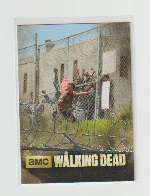 2014 Walking Dead Season 3 P1 The Prison #TP-02 Walls of Chain