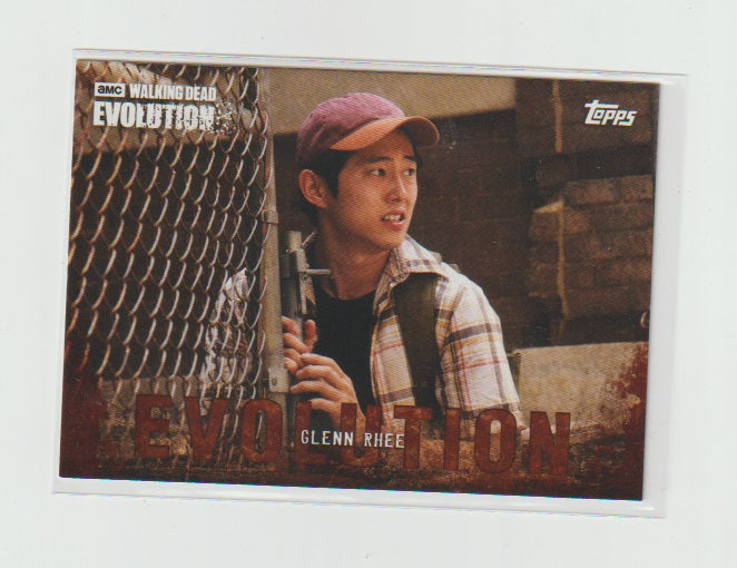 2017 Walking Dead Evolution Brown #28 Glenn Rhee