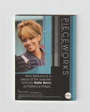 Load image into Gallery viewer, 2004 Catwoman Pieceworks #PW-4 Halle Berry
