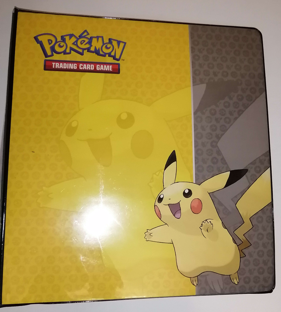 2015 Ultra Pro Pikachu 3-Ring Binder